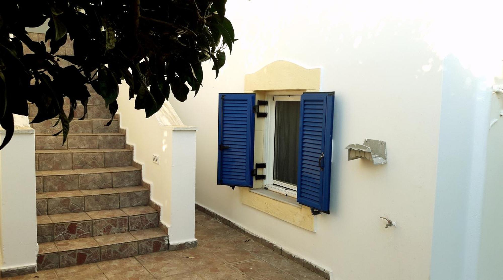 Theofilos Appartements Livadi  Bilik gambar